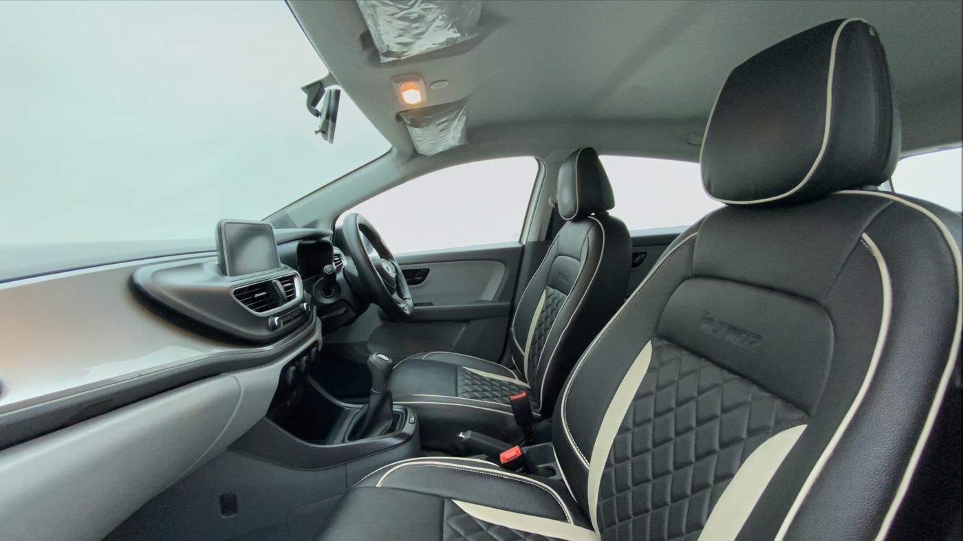 2020 Tata ALTROZ XT PETROL, Petrol, Manual, 27,733 km, Right Side Front Door Cabin