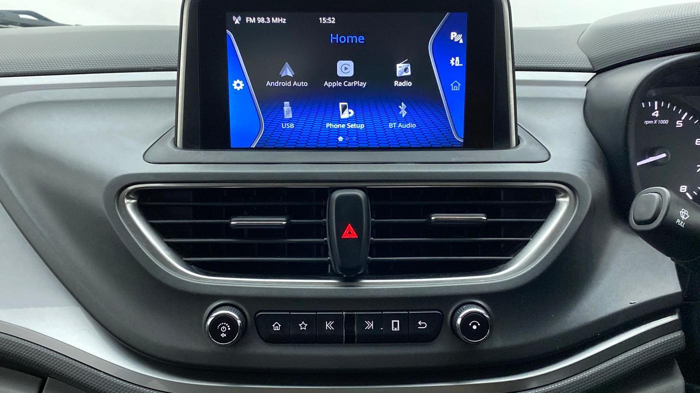 2020 Tata ALTROZ XT PETROL, Petrol, Manual, 27,733 km, Infotainment System