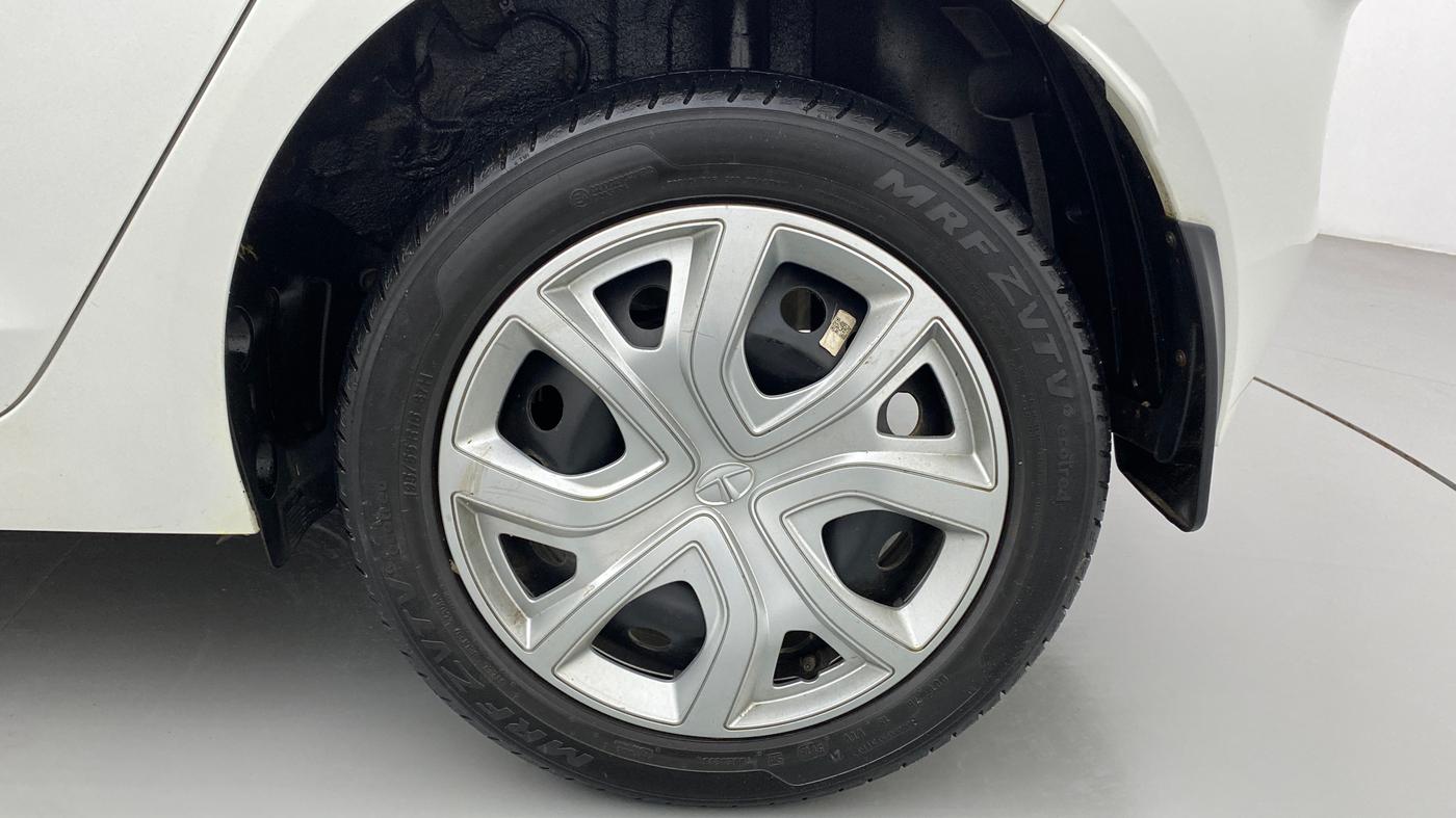 2020 Tata ALTROZ XT PETROL, Petrol, Manual, 27,733 km, Left Rear Wheel