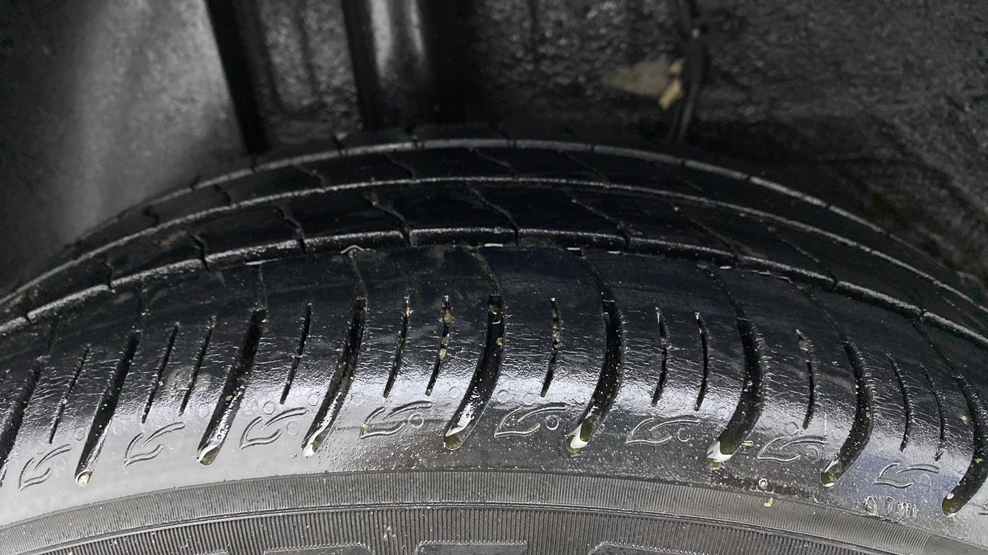 2020 Tata ALTROZ XT PETROL, Petrol, Manual, 27,733 km, Right Rear Tyre Tread