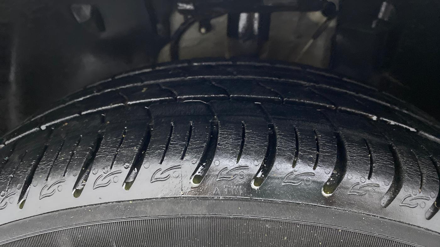 2020 Tata ALTROZ XT PETROL, Petrol, Manual, 27,733 km, Left Front Tyre Tread