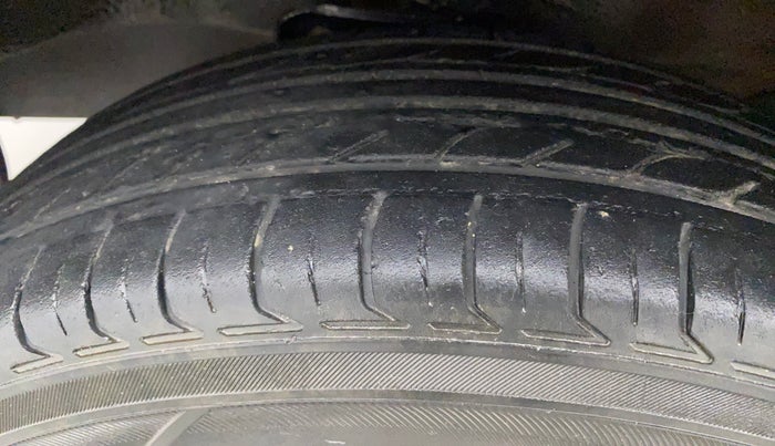 2018 Maruti Eeco 5 STR WITH A/C+HTR, Petrol, Manual, 71,285 km, Left Front Tyre Tread