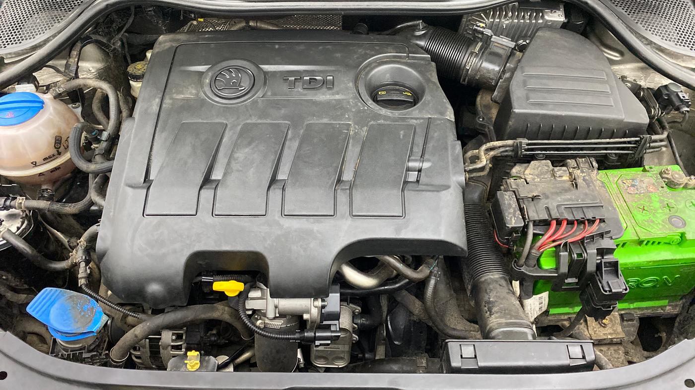 2016 Skoda Rapid 1.5 TDI AT STYLE PLUS, Diesel, Automatic, 59,282 km, Open Bonet