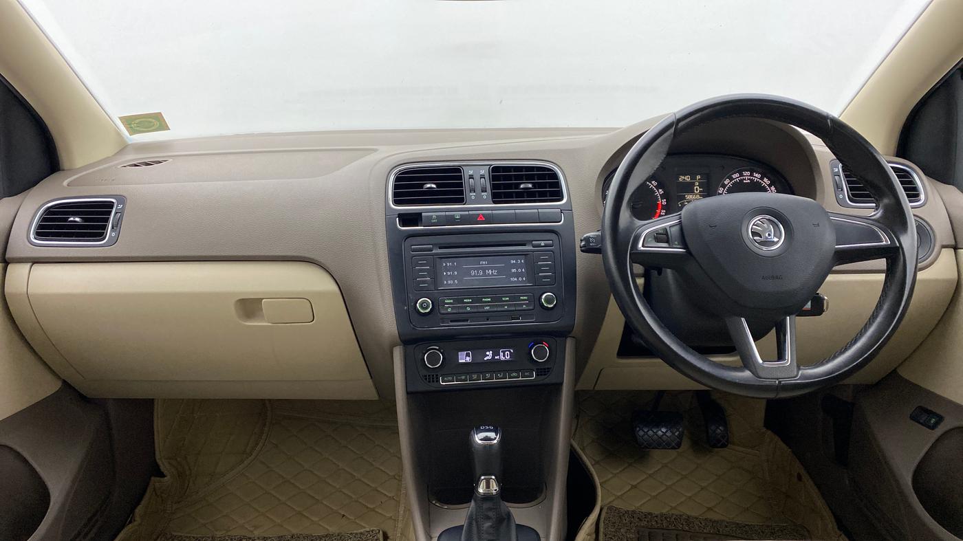 2016 Skoda Rapid 1.5 TDI AT STYLE PLUS, Diesel, Automatic, 59,282 km, Dashboard