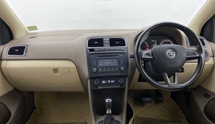 2016 Skoda Rapid 1.5 TDI AT STYLE PLUS, Diesel, Automatic, 59,282 km, Dashboard