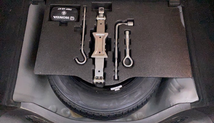 2017 Honda Jazz 1.2 V AT, Petrol, Automatic, 28,788 km, Spare Tyre