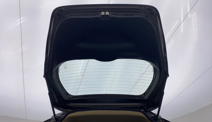 2017 Honda Jazz 1.2 V AT, Petrol, Automatic, 28,788 km, Boot Door Open