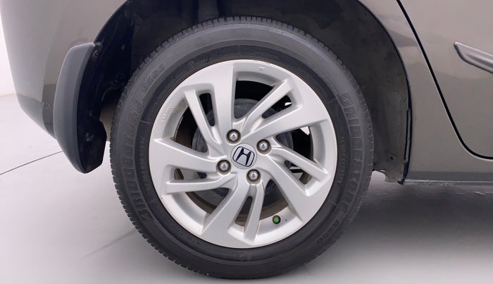 2017 Honda Jazz 1.2 V AT, Petrol, Automatic, 28,788 km, Right Rear Wheel