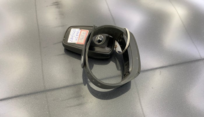 2018 Tata NEXON XZA PLUS PETROL, Petrol, Automatic, 94,704 km, Key Close Up