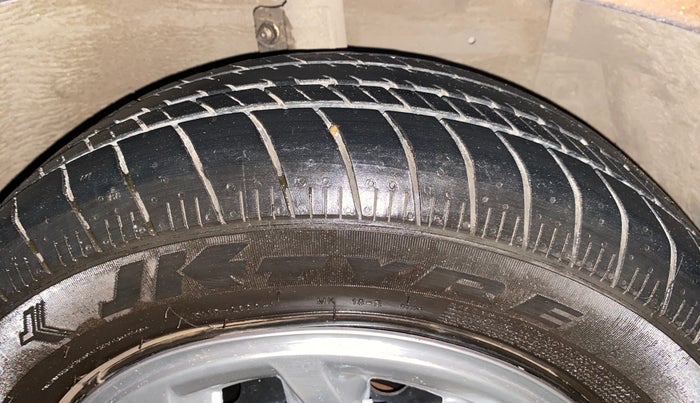 2016 Maruti Ciaz VXI, Petrol, Manual, 87,836 km, Right Front Tyre Tread