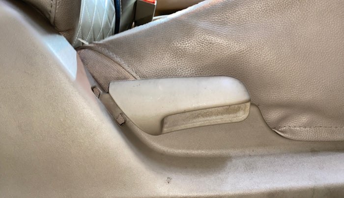 2016 Maruti Ciaz VXI, Petrol, Manual, 87,836 km, Driver Side Adjustment Panel