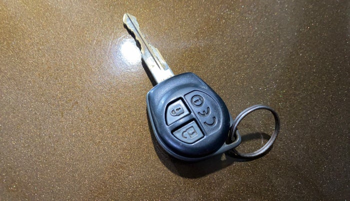 2016 Maruti Ciaz VXI, Petrol, Manual, 87,836 km, Key Close Up