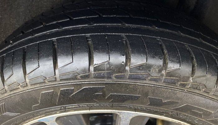 2019 Maruti Ciaz ALPHA 1.5 SHVS PETROL, Petrol, Manual, 42,420 km, Left Rear Tyre Tread