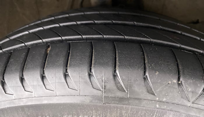 2018 Honda WR-V 1.5 i-DTEC VX MT, Diesel, Manual, 43,900 km, Right Front Tyre Tread