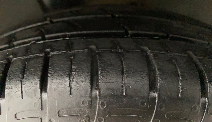 2021 Hyundai GRAND I10 NIOS SPORTZ 1.2 KAPPA VTVT CNG, CNG, Manual, 27,116 km, Right Rear Tyre Tread
