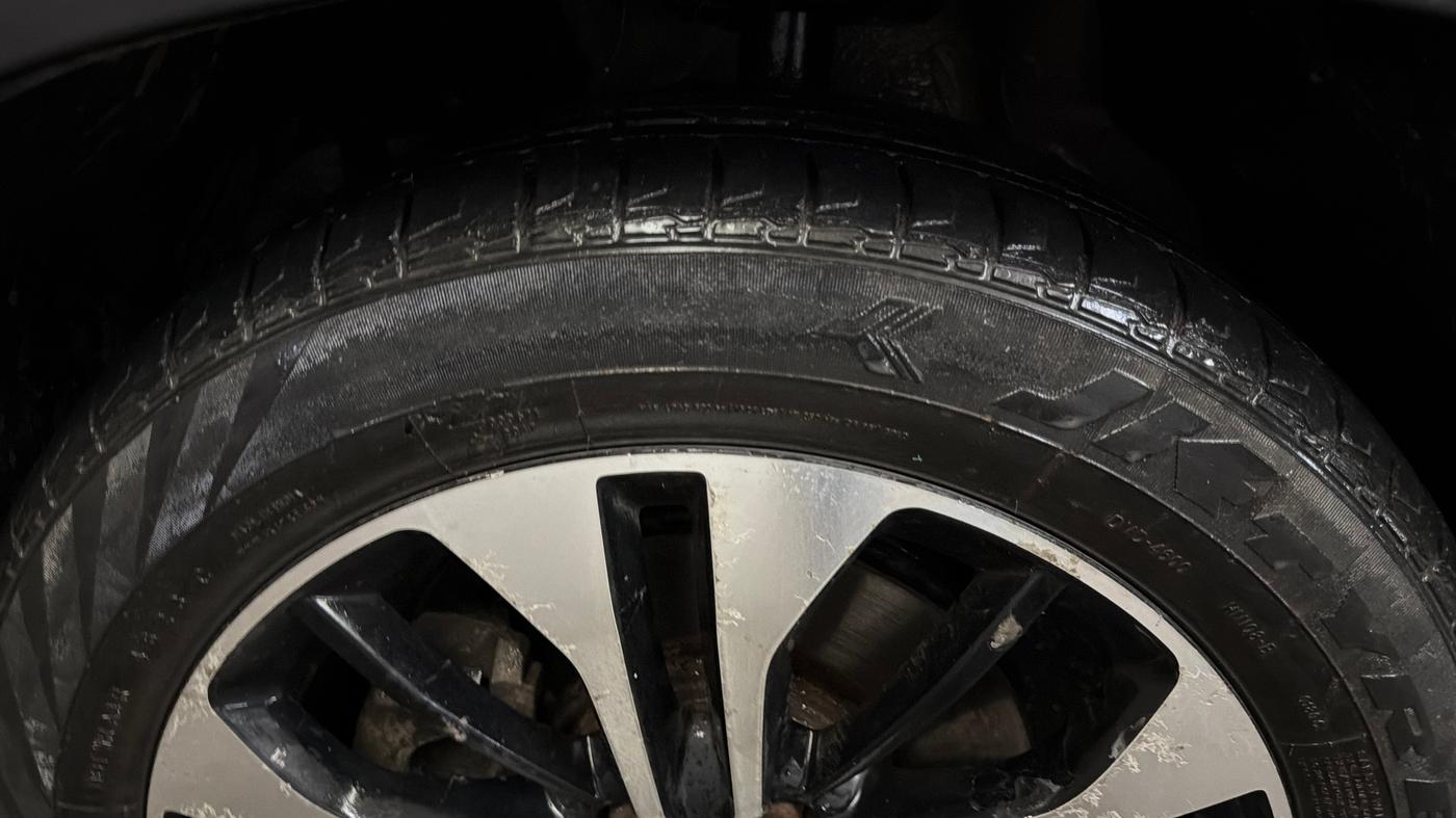 2021 MG HECTOR PLUS SHARP 2.0 DIESEL TURBO MT 6-STR, Diesel, Manual, 66,444 km, Left Front Tyre Tread