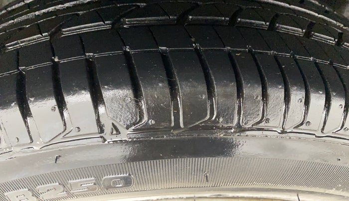 2016 Honda City 1.5L I-VTEC VX CVT, Petrol, Automatic, 1,03,927 km, Right Rear Tyre Tread