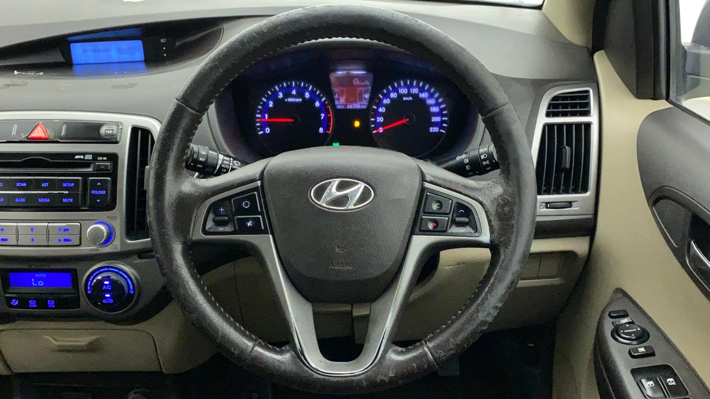 2012 Hyundai i20 ASTA 1.2, CNG, Manual, 66,935 km, Steering Wheel Close Up