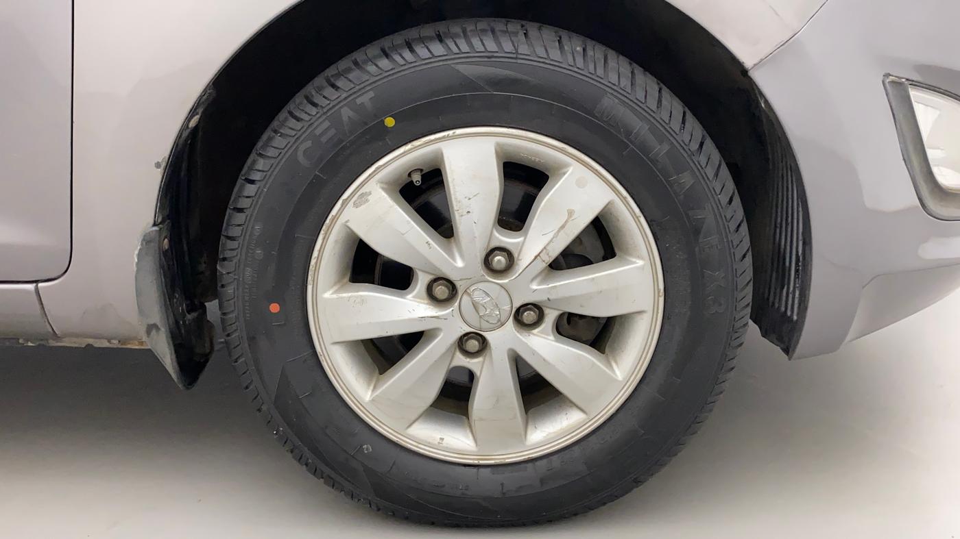 2012 Hyundai i20 ASTA 1.2, CNG, Manual, 66,935 km, Right Front Wheel