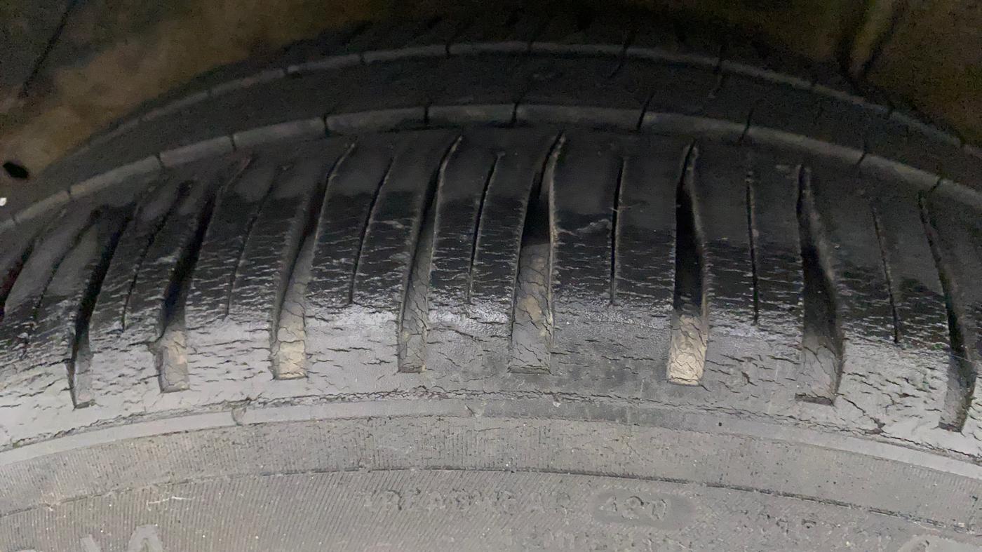 2012 Hyundai i20 ASTA 1.2, CNG, Manual, 66,935 km, Right Rear Tyre Tread