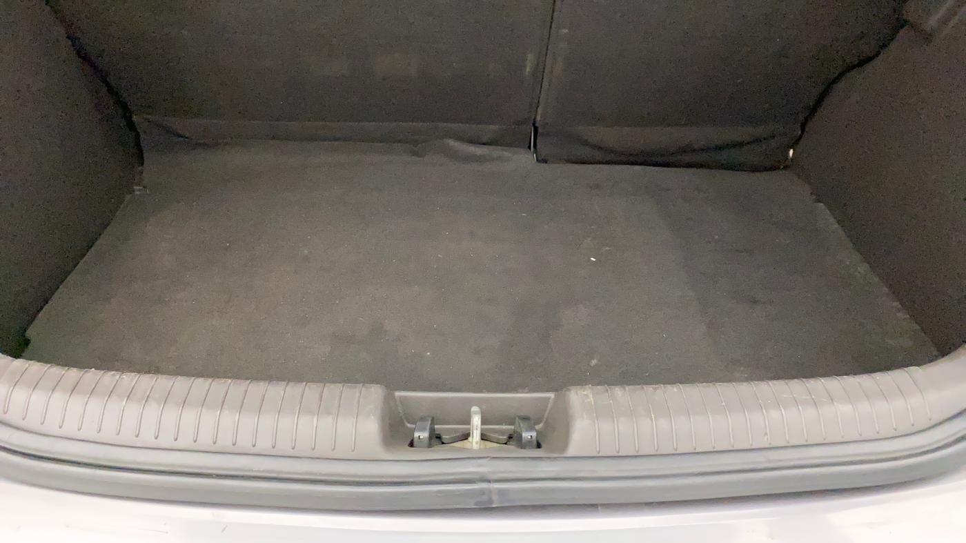 2012 Hyundai i20 ASTA 1.2, CNG, Manual, 66,935 km, Boot Inside
