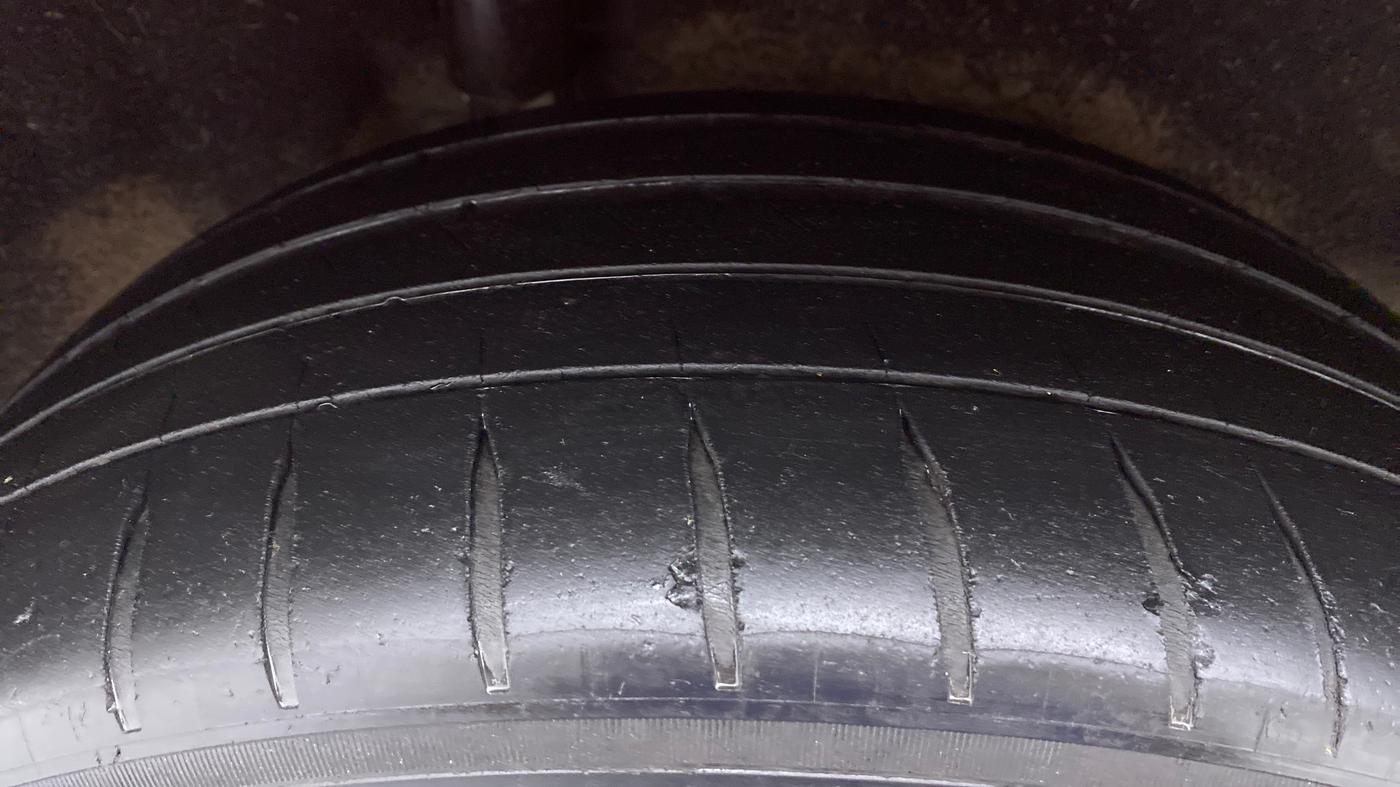 2018 Ford Ecosport 1.5 TITANIUM PLUS TI VCT AT, CNG, Automatic, 60,909 km, Right Rear Tyre Tread
