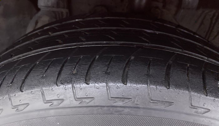 2018 Ford Ecosport 1.5 TITANIUM PLUS TI VCT AT, CNG, Automatic, 60,909 km, Left Front Tyre Tread