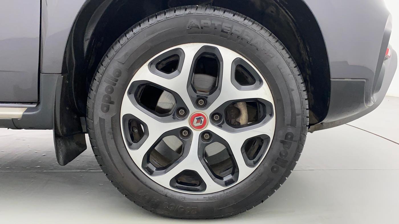 2021 Renault Duster RXZ CVT 1.3 TURBO, Petrol, Automatic, 9,885 km, Right Front Wheel