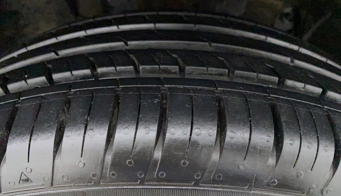 2021 Renault Duster RXZ CVT 1.3 TURBO, Petrol, Automatic, 9,885 km, Right Rear Tyre Tread