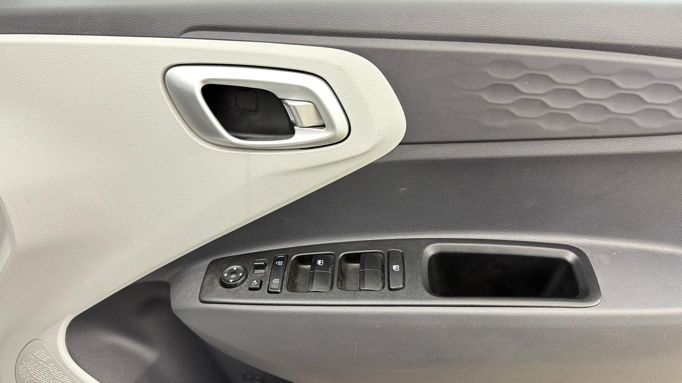 2025 Hyundai GRAND I10 NIOS Sportz (O) 1.2 Kappa AMT, Petrol, Automatic, 9,838 km, Driver Side Door Panels Control