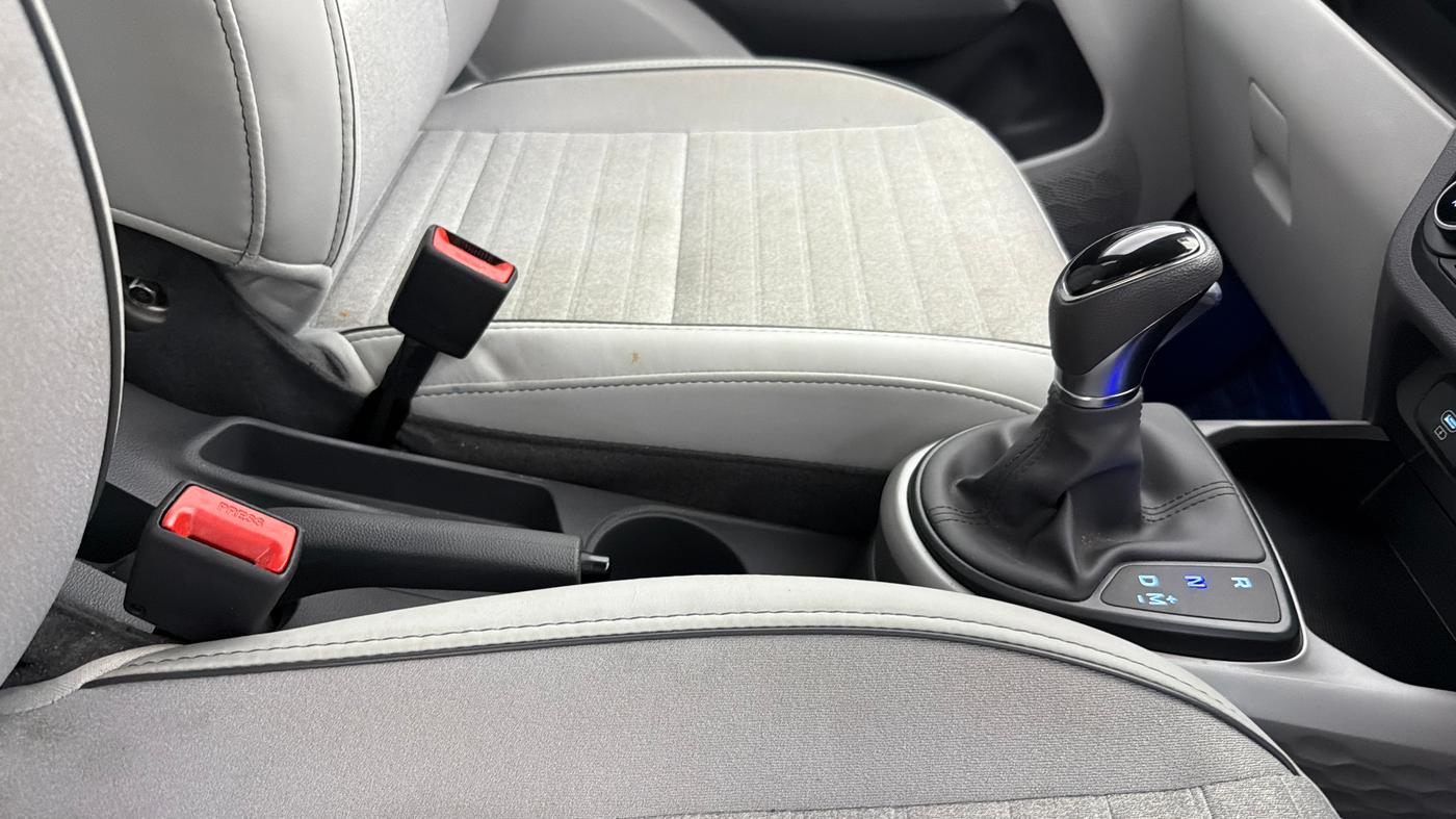 2025 Hyundai GRAND I10 NIOS Sportz (O) 1.2 Kappa AMT, Petrol, Automatic, 9,838 km, Gear Lever