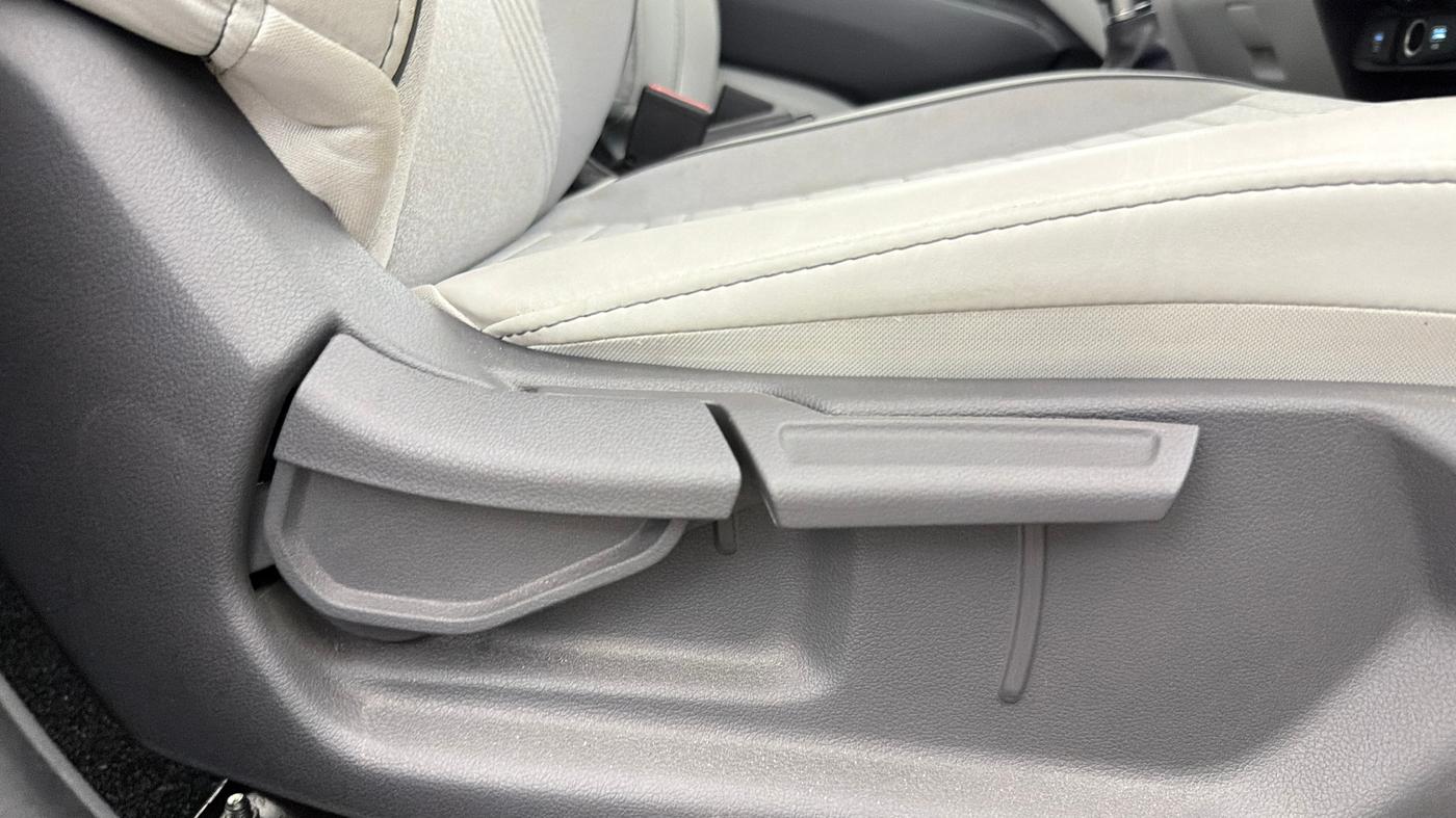 2025 Hyundai GRAND I10 NIOS Sportz (O) 1.2 Kappa AMT, Petrol, Automatic, 9,838 km, Driver Side Adjustment Panel