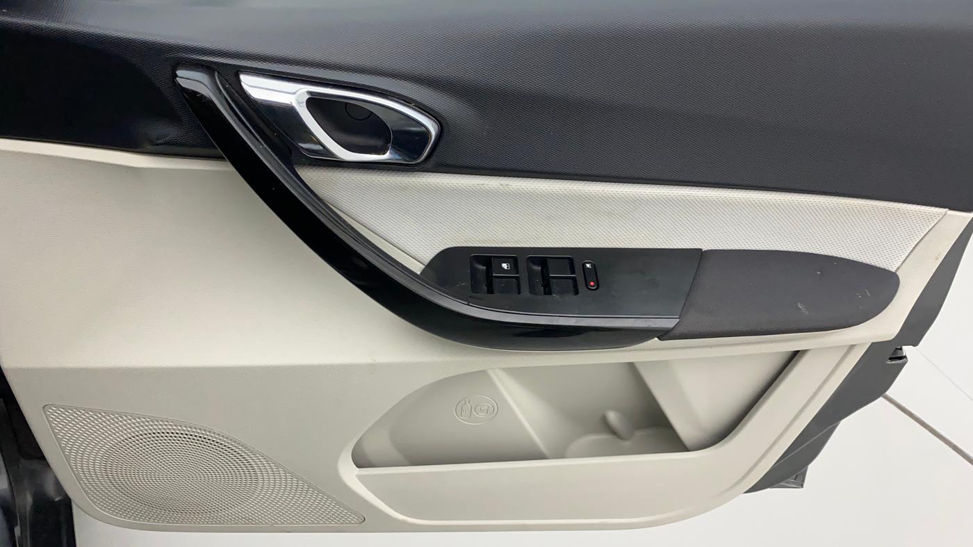 2022 Tata TIGOR XZ PLUS CNG, CNG, Manual, 24,059 km, Driver Side Door Panels Control