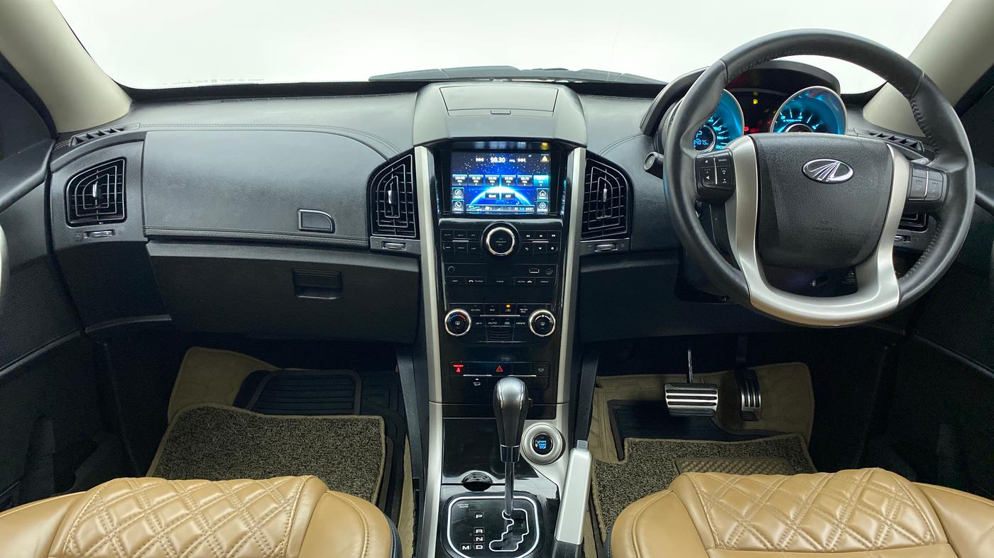 2019 Mahindra XUV500 W11 AT, Diesel, Automatic, 84,003 km, Dashboard