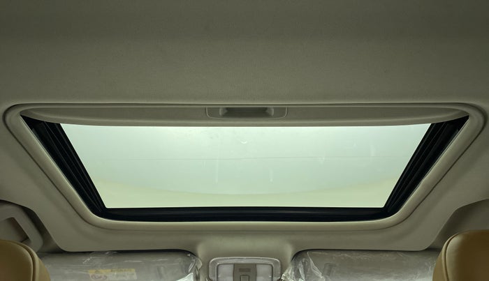2019 Mahindra XUV500 W11 AT, Diesel, Automatic, 84,003 km, Moonroof/ Sunroof