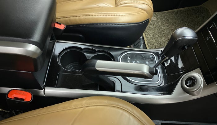 2019 Mahindra XUV500 W11 AT, Diesel, Automatic, 84,003 km, Gear Lever