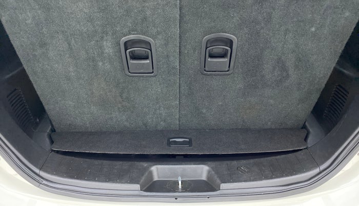 2019 Mahindra XUV500 W11 AT, Diesel, Automatic, 84,003 km, Boot Inside