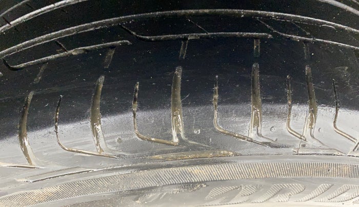 2020 Tata NEXON XZA PLUS SUNROOF PETROL, Petrol, Automatic, 84,261 km, Left Rear Tyre Tread