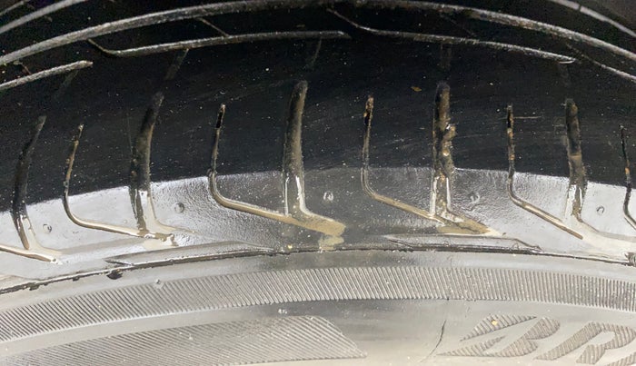 2020 Tata NEXON XZA PLUS SUNROOF PETROL, Petrol, Automatic, 84,261 km, Right Front Tyre Tread