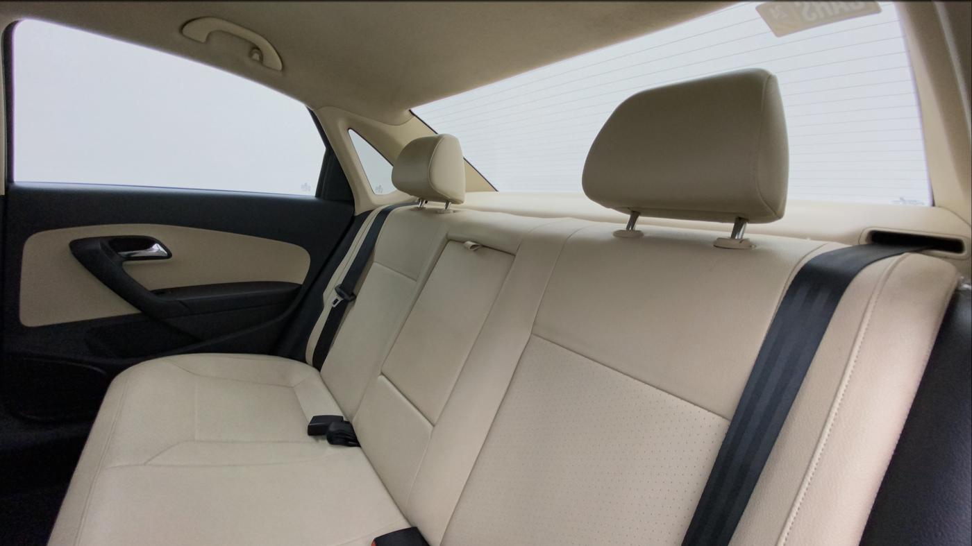 2017 Skoda Rapid STYLE 1.5 TDI AT, Diesel, Automatic, 1,06,359 km, Right Side Rear Door Cabin