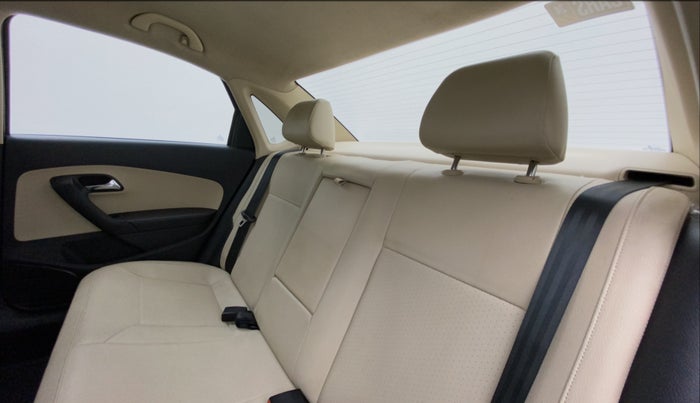 2017 Skoda Rapid STYLE 1.5 TDI AT, Diesel, Automatic, 1,06,359 km, Right Side Rear Door Cabin