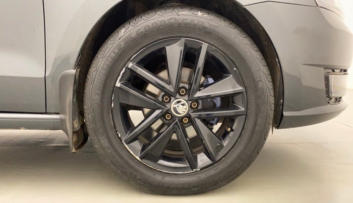 2017 Skoda Rapid STYLE 1.5 TDI AT, Diesel, Automatic, 1,06,359 km, Right Front Wheel