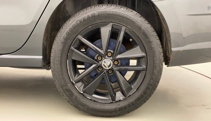 2017 Skoda Rapid STYLE 1.5 TDI AT, Diesel, Automatic, 1,06,359 km, Left Rear Wheel