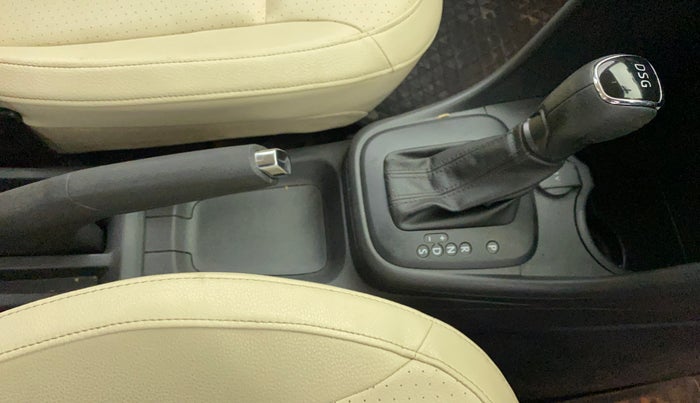 2017 Skoda Rapid STYLE 1.5 TDI AT, Diesel, Automatic, 1,06,359 km, Gear Lever
