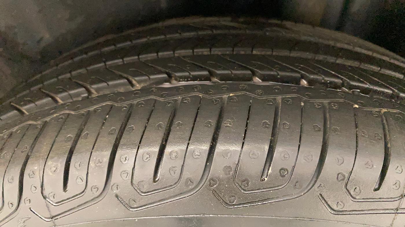 2017 Skoda Rapid STYLE 1.5 TDI AT, Diesel, Automatic, 1,06,359 km, Left Rear Tyre Tread