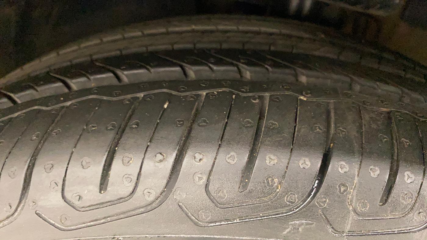 2017 Skoda Rapid STYLE 1.5 TDI AT, Diesel, Automatic, 1,06,359 km, Left Front Tyre Tread