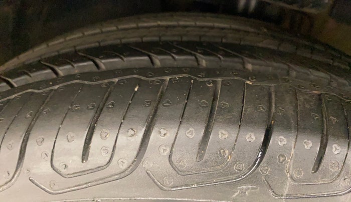 2017 Skoda Rapid STYLE 1.5 TDI AT, Diesel, Automatic, 1,06,359 km, Left Front Tyre Tread