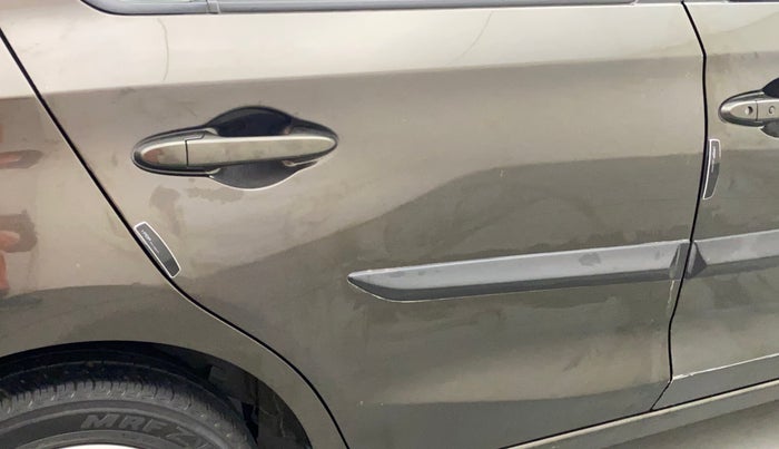 2018 Honda Amaze 1.2L I-VTEC V CVT, Petrol, Automatic, 31,330 km, Right rear door - Slightly dented