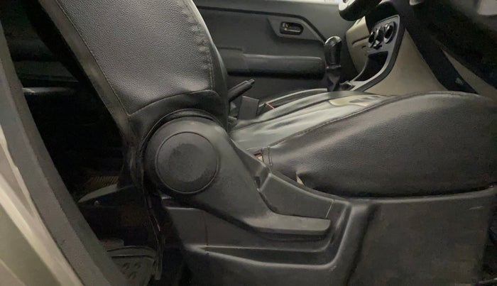 2019 Maruti New Wagon-R LXI CNG 1.0, CNG, Manual, 99,424 km, Driver Side Adjustment Panel