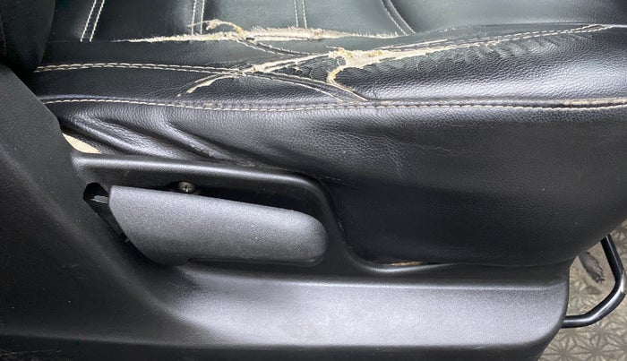 2015 Maruti Swift LXI, Petrol, Manual, 94,328 km, Driver Side Adjustment Panel